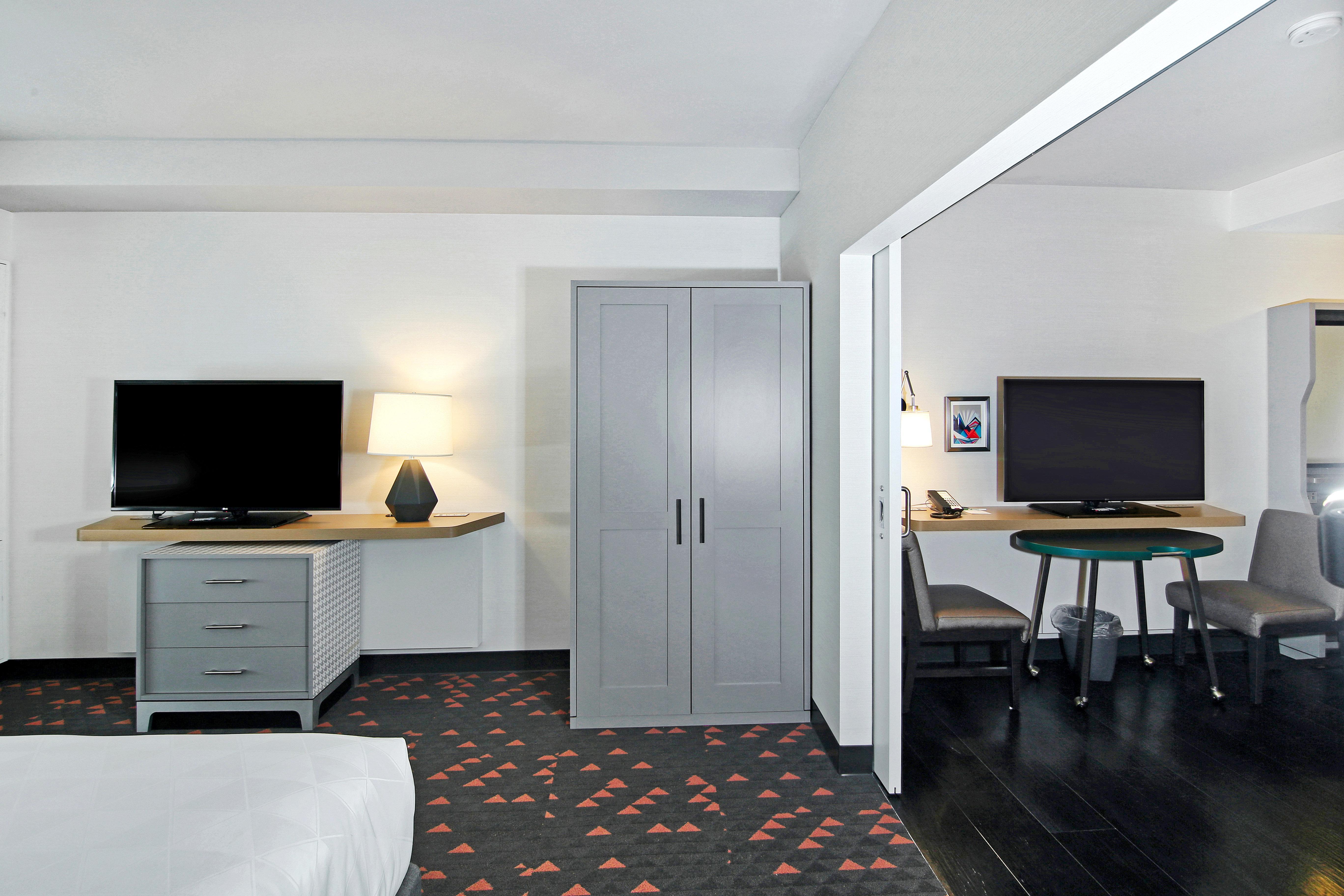 Holiday Inn Hotel & Suites - Calgary Airport North By Ihg Exterior photo