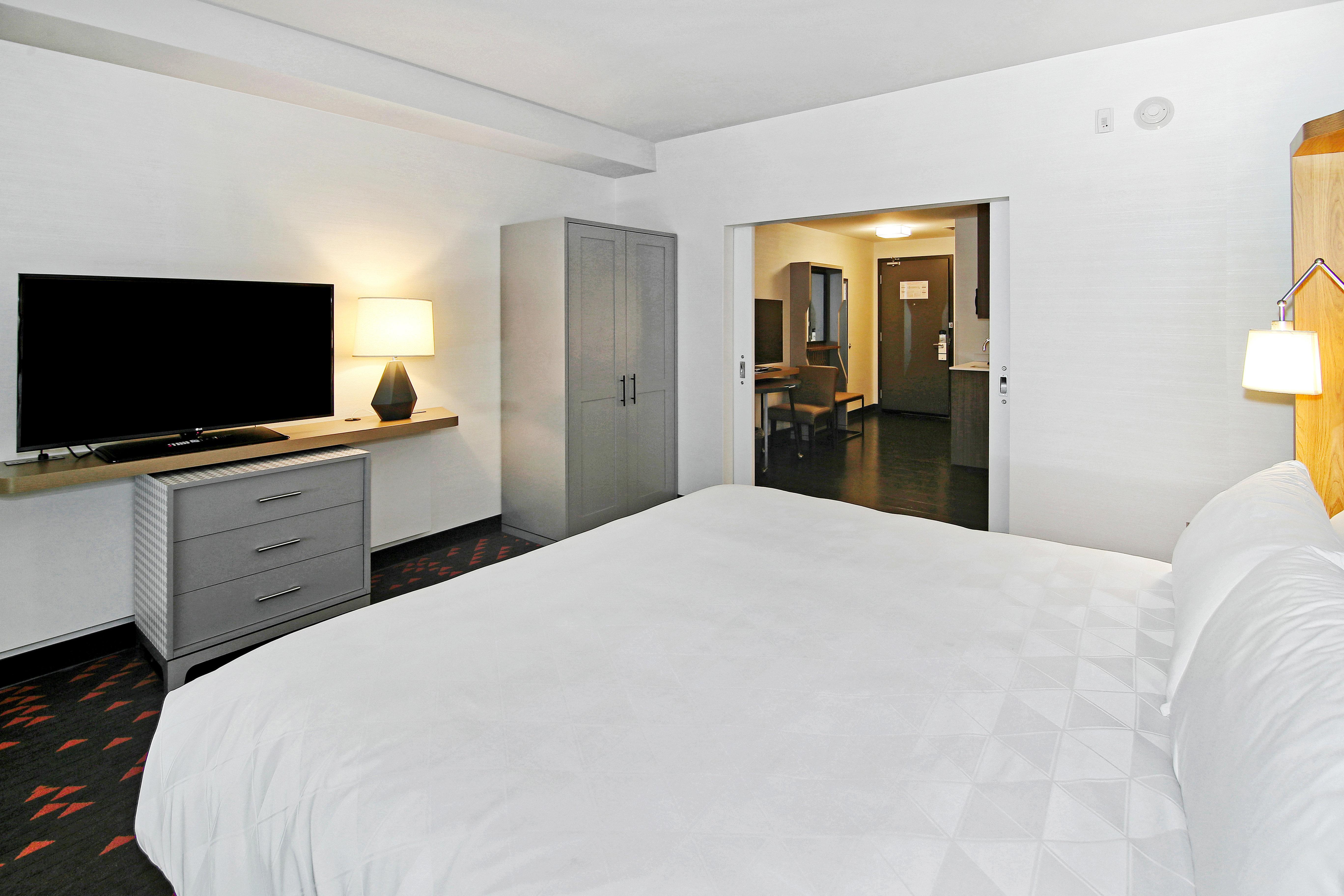 Holiday Inn Hotel & Suites - Calgary Airport North By Ihg Exterior photo