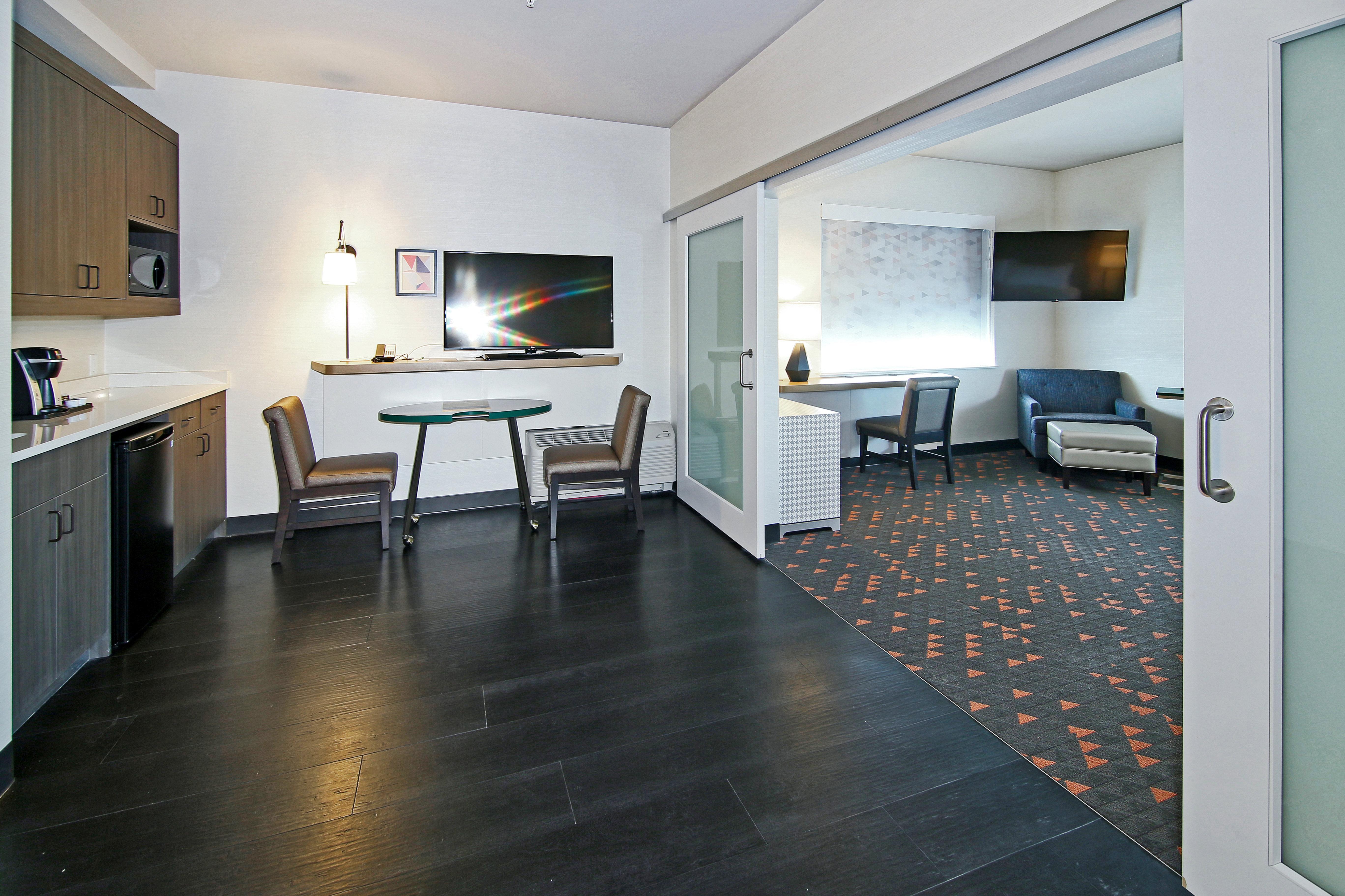 Holiday Inn Hotel & Suites - Calgary Airport North By Ihg Exterior photo