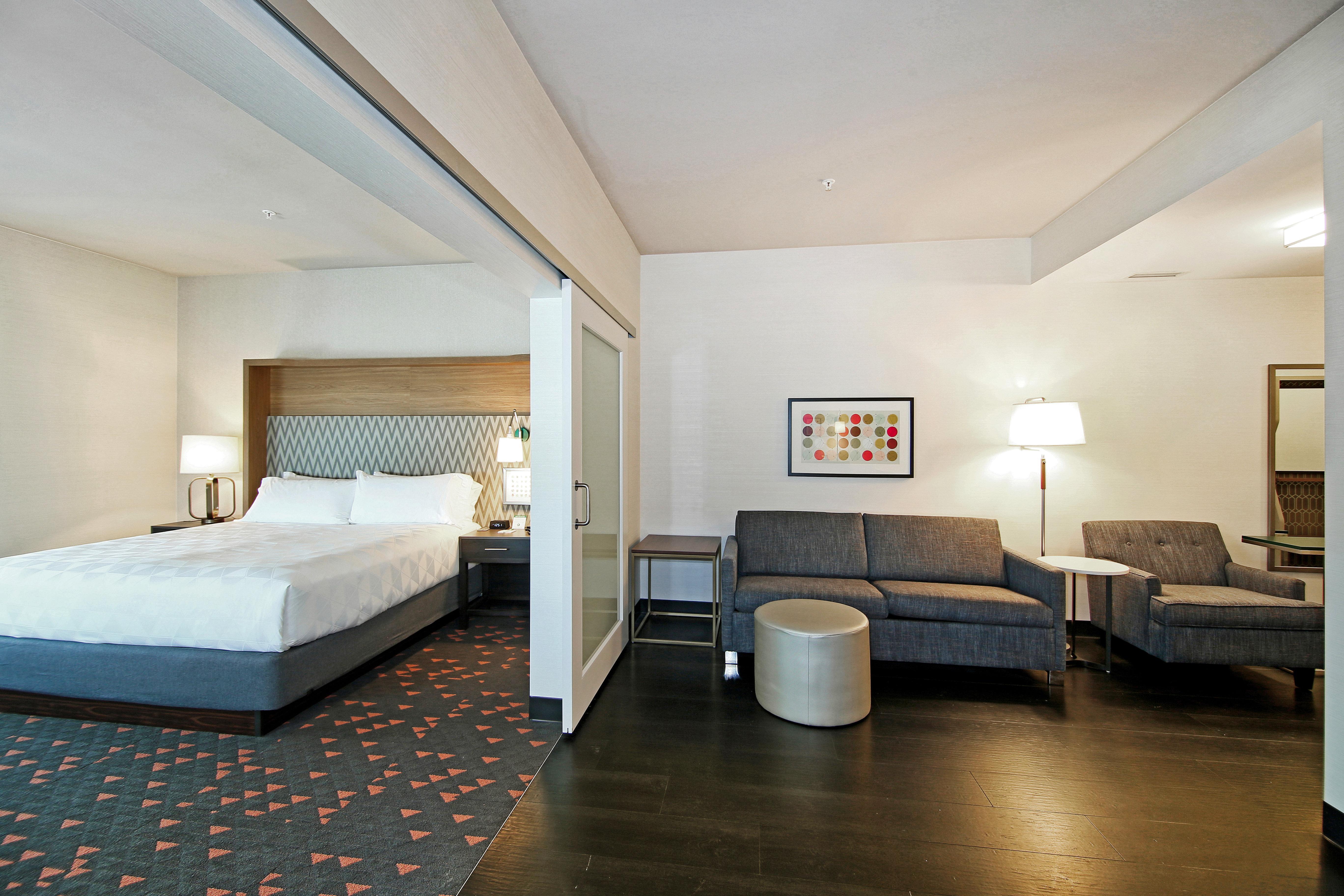 Holiday Inn Hotel & Suites - Calgary Airport North By Ihg Exterior photo