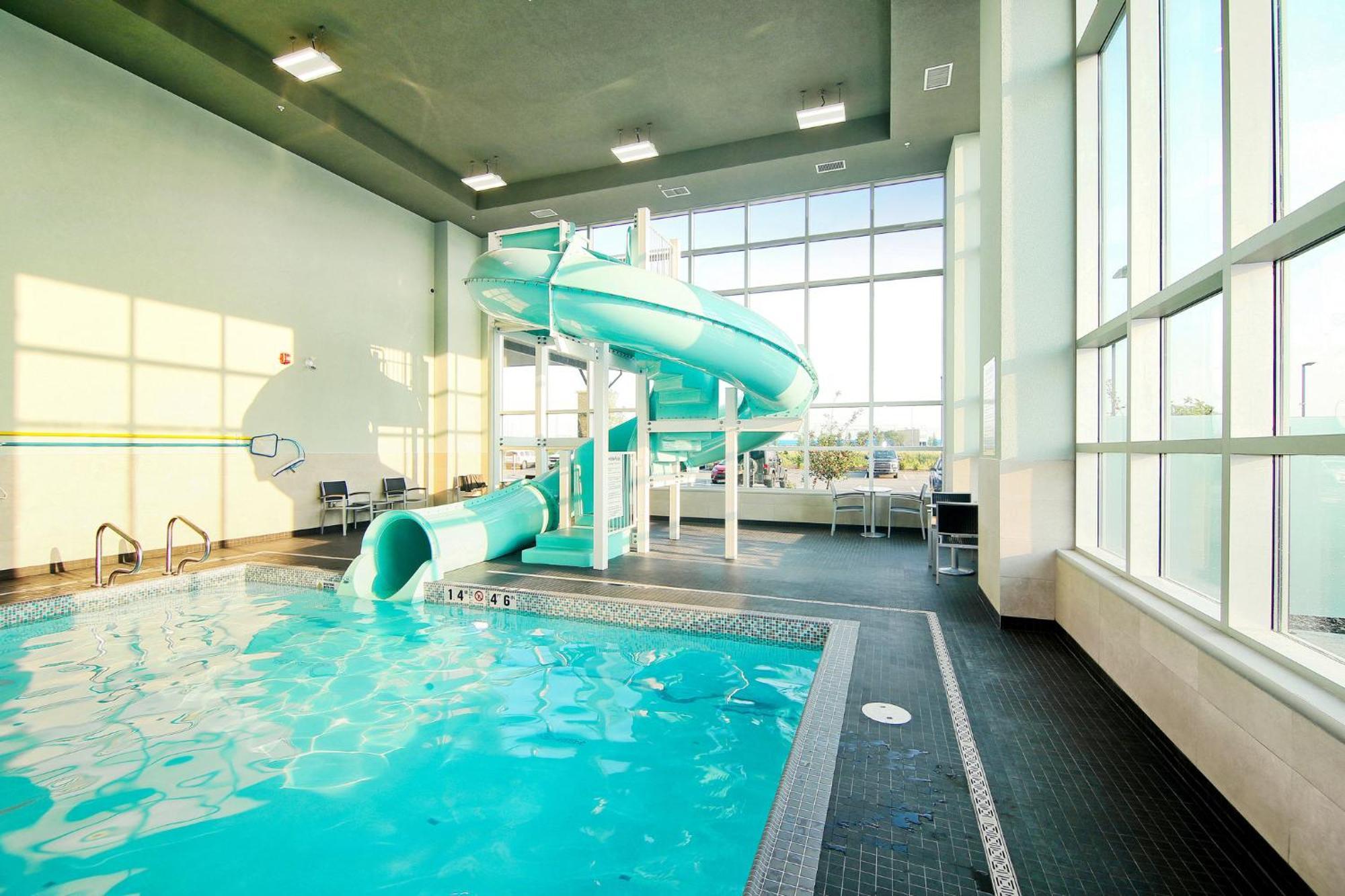 Holiday Inn Hotel & Suites - Calgary Airport North By Ihg Exterior photo