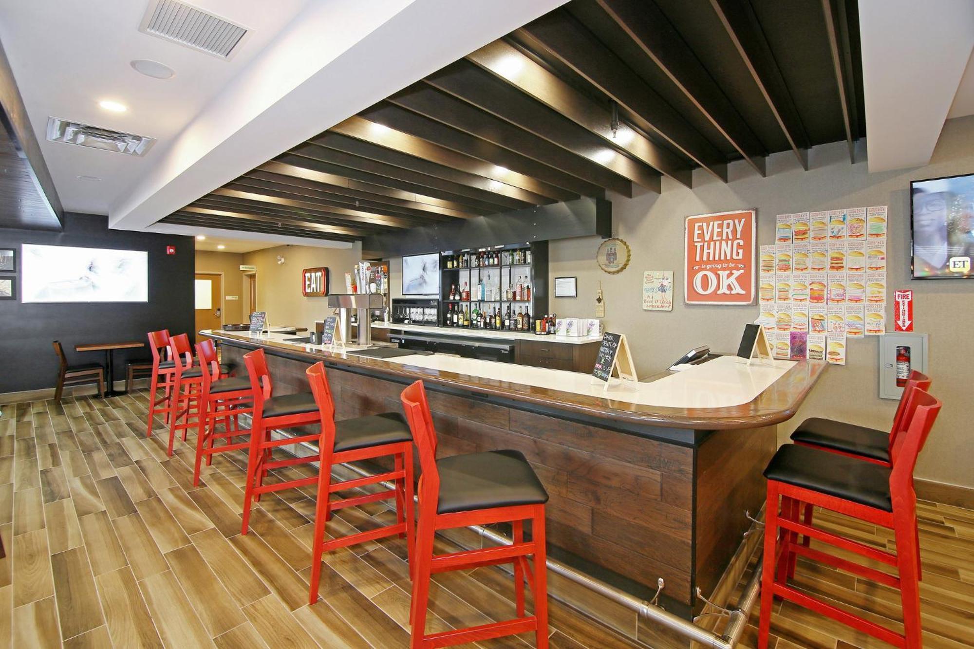 Holiday Inn Hotel & Suites - Calgary Airport North By Ihg Exterior photo